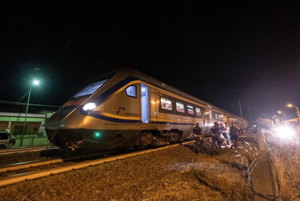 Cagliari, giovane muore investito da un treno