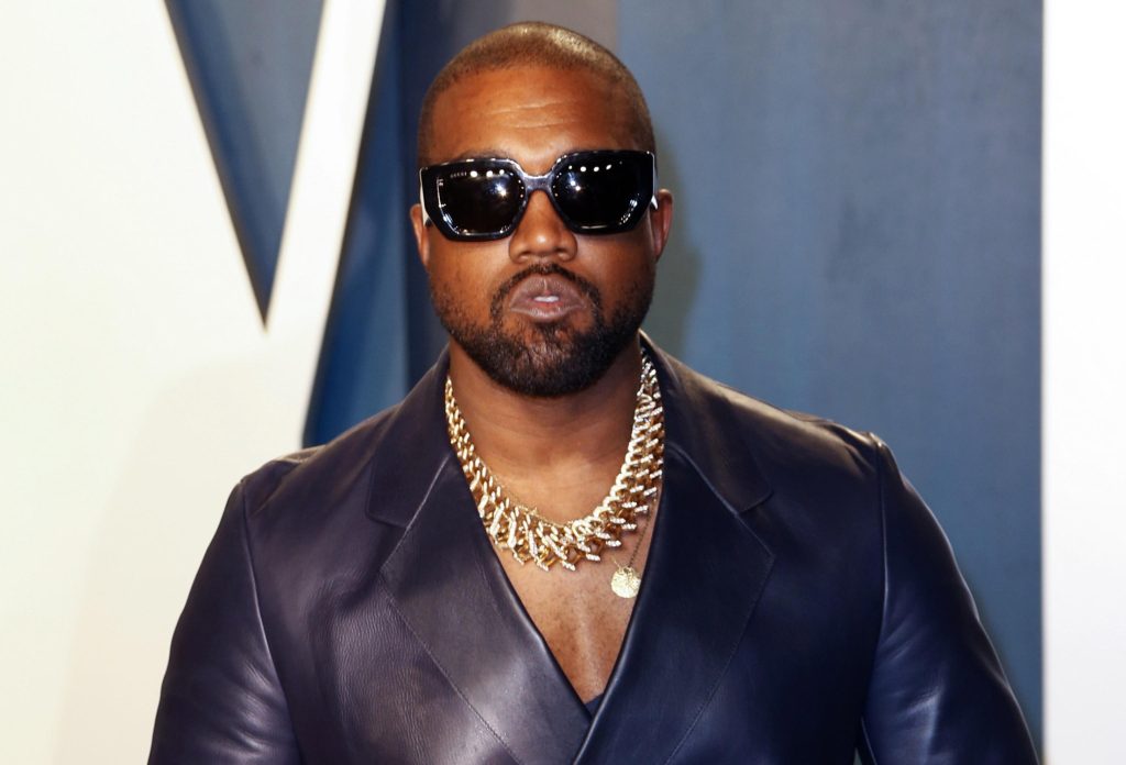 Kanye West comprerà Parler, il social di estrema destra kanye west