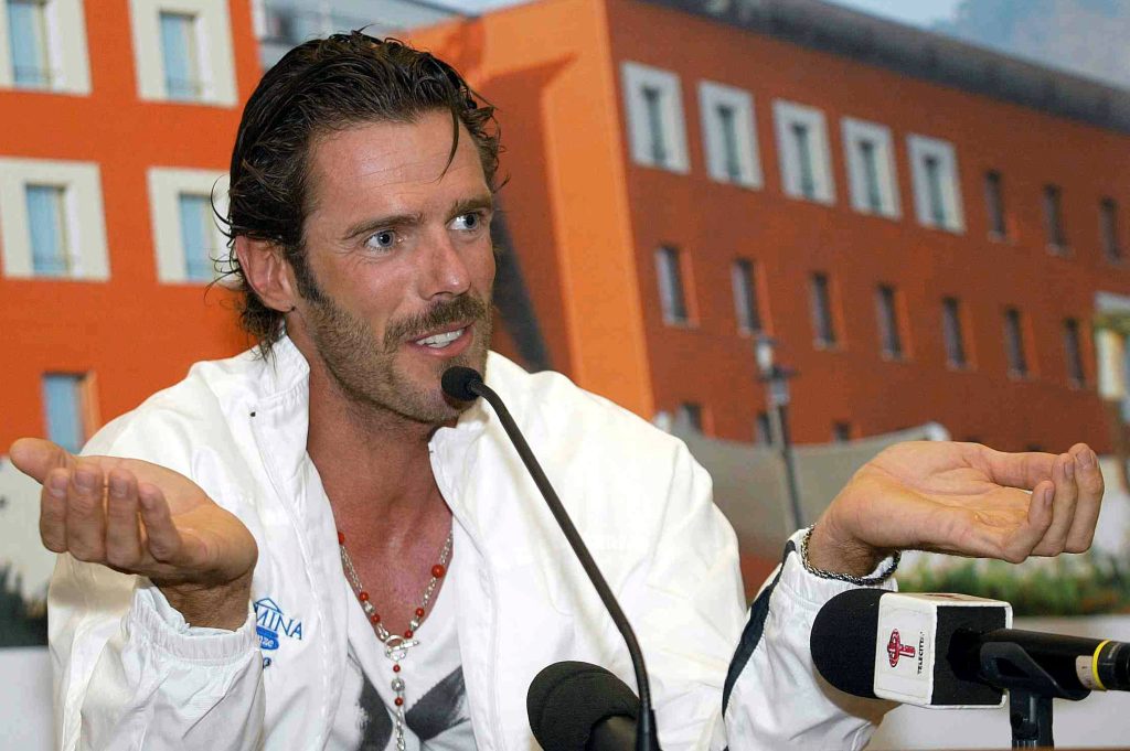 Mario Cipollini condannato a tre anni per lesioni e minacce all’ex moglie