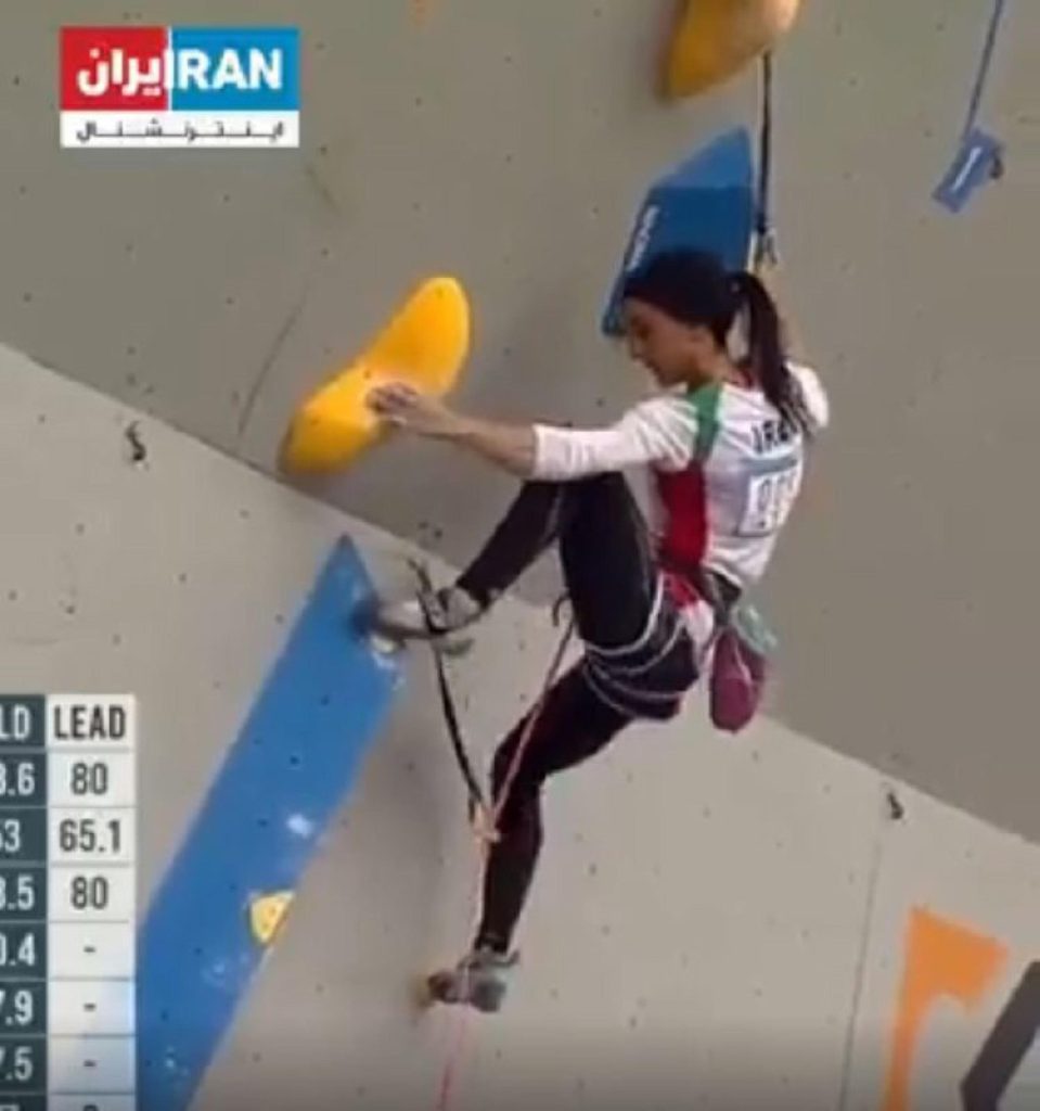 Elnza Rekabi torna in Iran, accolta come un’eroina REKABI