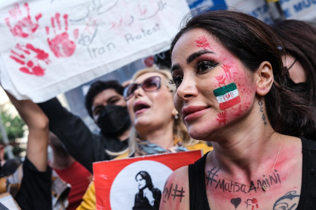 La polizia iraniana ha ucciso un altro 17enne