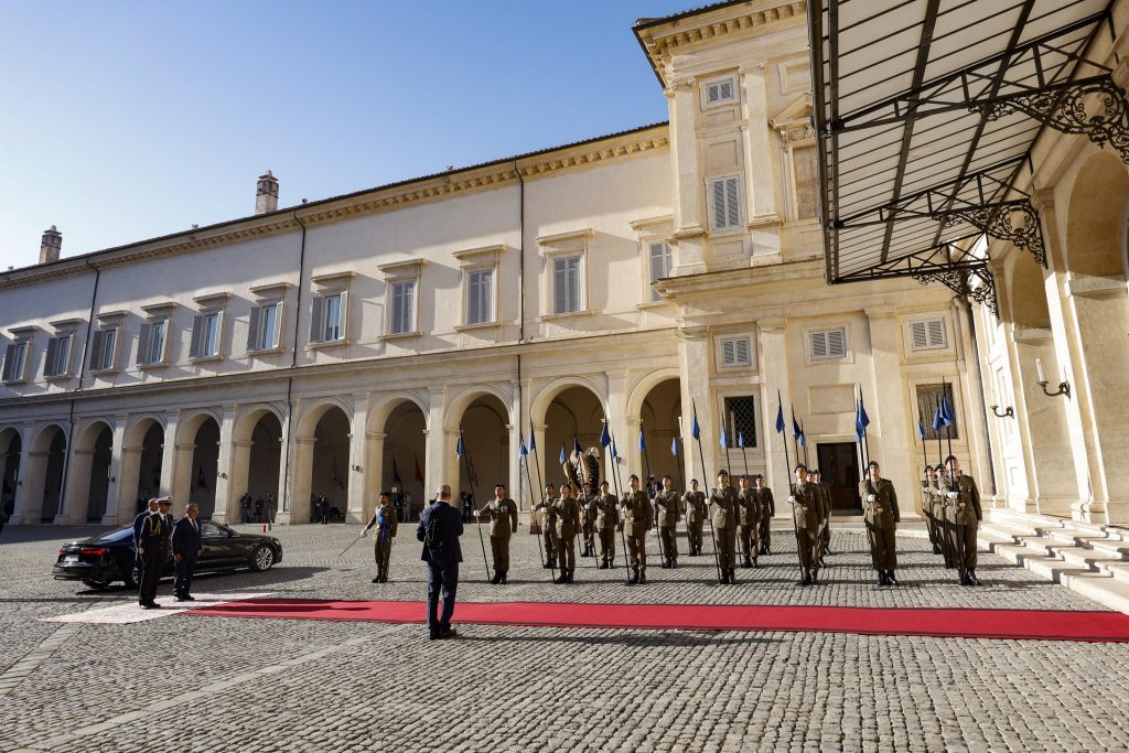 Dal Quirinale al Governo, finito il primo giorno di consultazioni