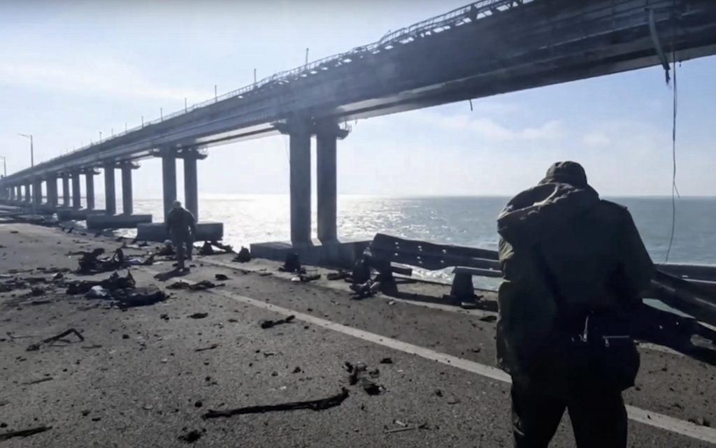 Ponte Crimea, riaperto traffico ai mezzi leggeri