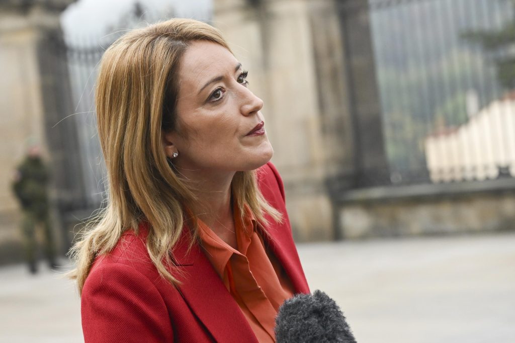 Ucraina, Metsola: “fornire armi pesanti contro escalation”