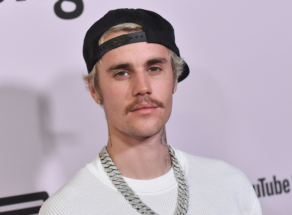 Justin Bieber rinvia il tour mondiale SHUTTERSTOCK