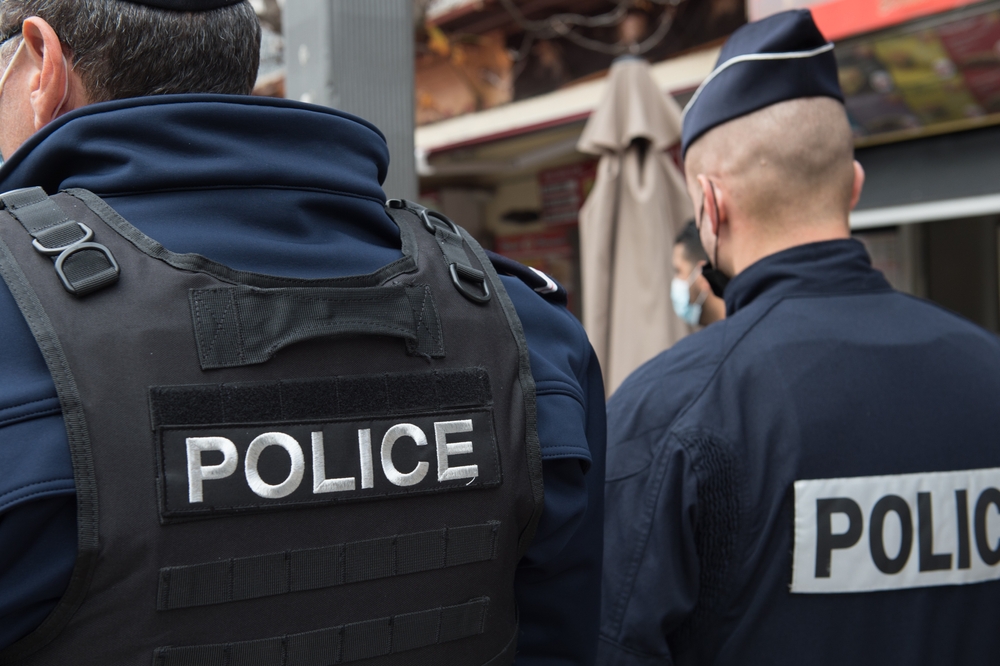 Parigi, 12enne trovata in un baule: è stata sgozzata SHUTTERSTOCK