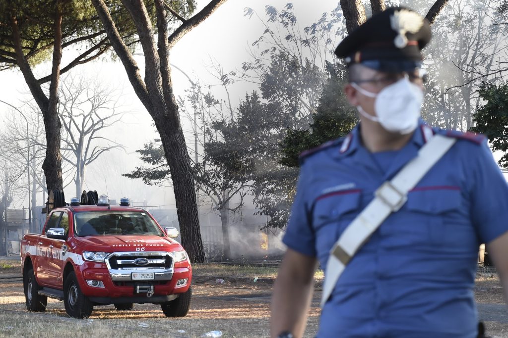 Esplodono bombole di gas, un morto e un ferito grave