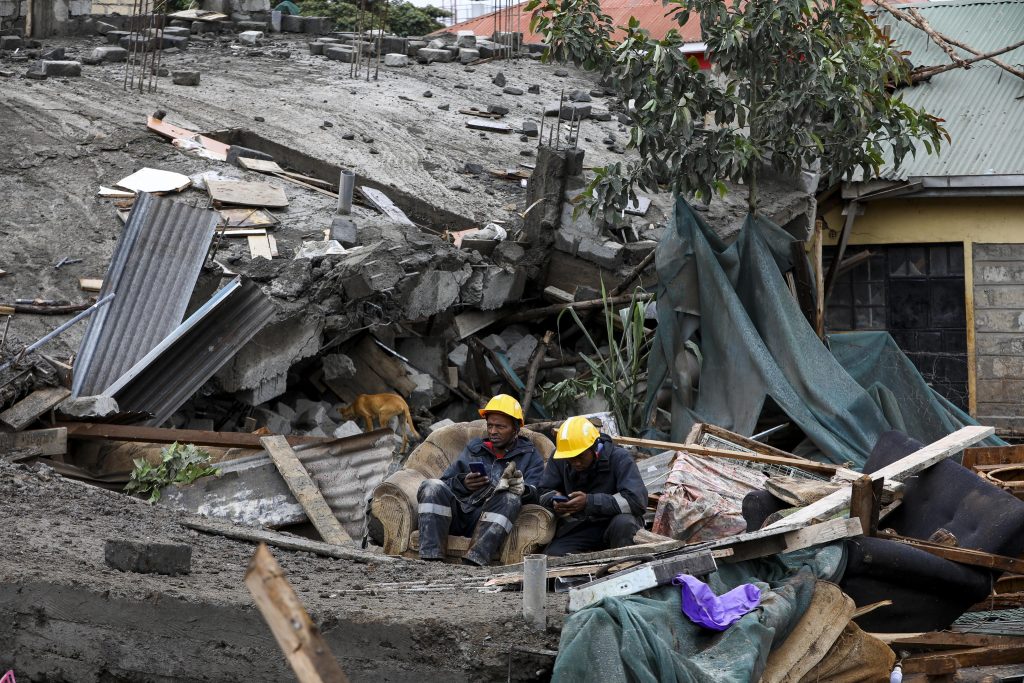 Crolla edificio a Nairobi: due morti