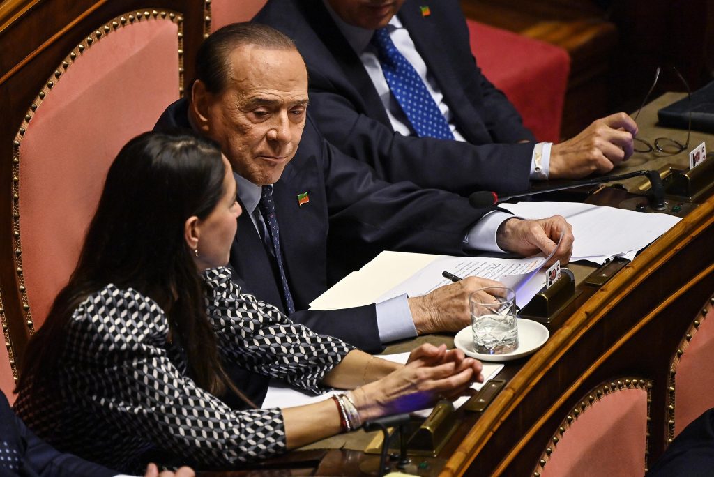 Ronzulli contro il reintegro dei medici no-vax