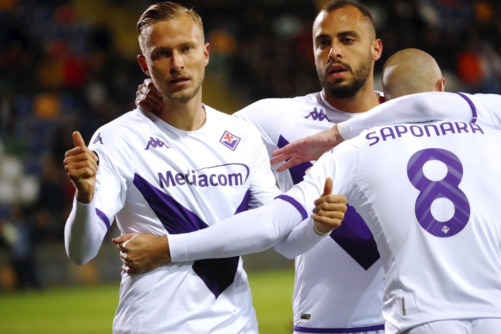 Conference League, Fiorentina batte RFS Riga e vola ai playoff