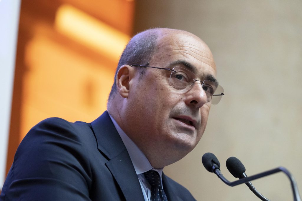 Zingaretti firma le dimissioni