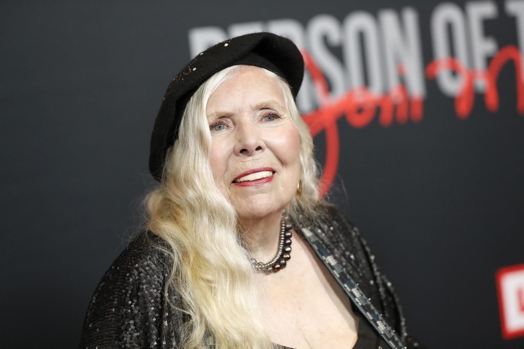 Joni Mitchell rivela a Elton John: “sto preparando un nuovo album”