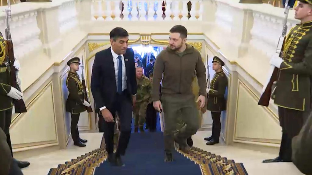 Sunak a Kiev conferma l’appoggio britannico