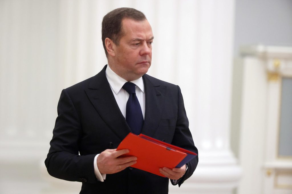 Medvedev: “riconsegnate Kiev, città russa”