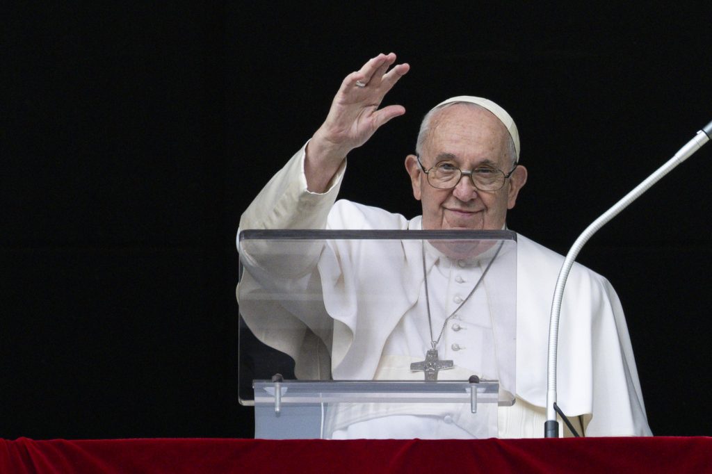 Bergoglio: “pace e disarmo sono possibili”