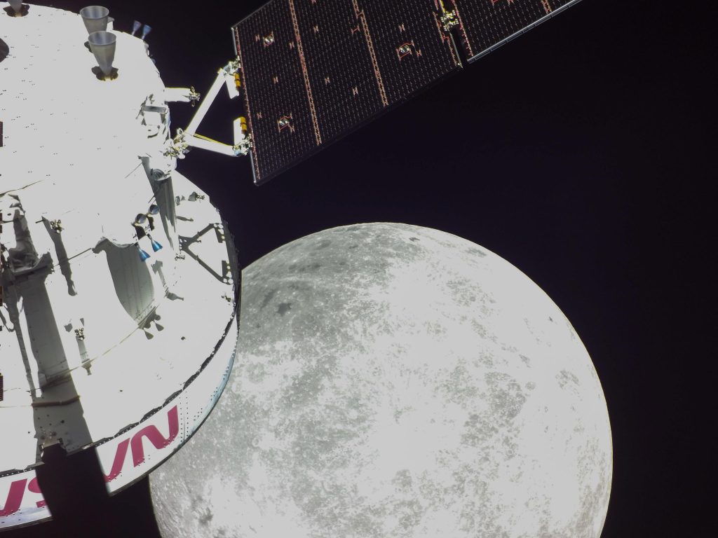 Missione Artemis 1, Orion torna verso la Terra