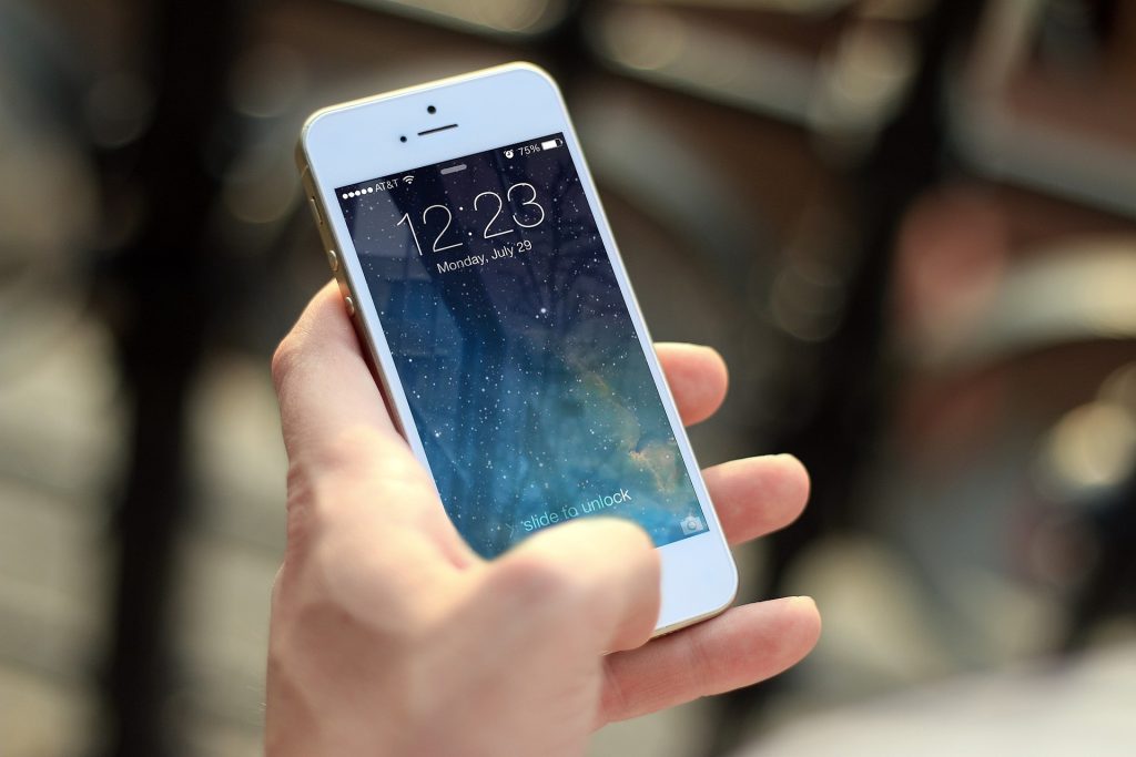 Stop ai cellulari in classe, arriva la circolare