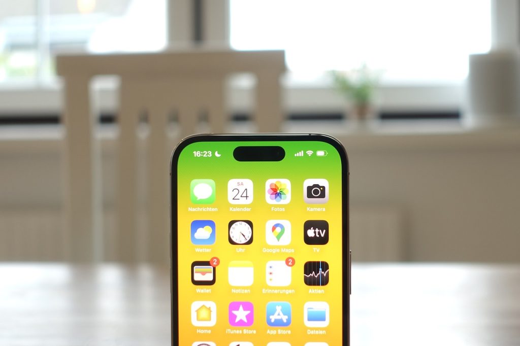 Meno iPhone 14 sotto l’albero di Natale