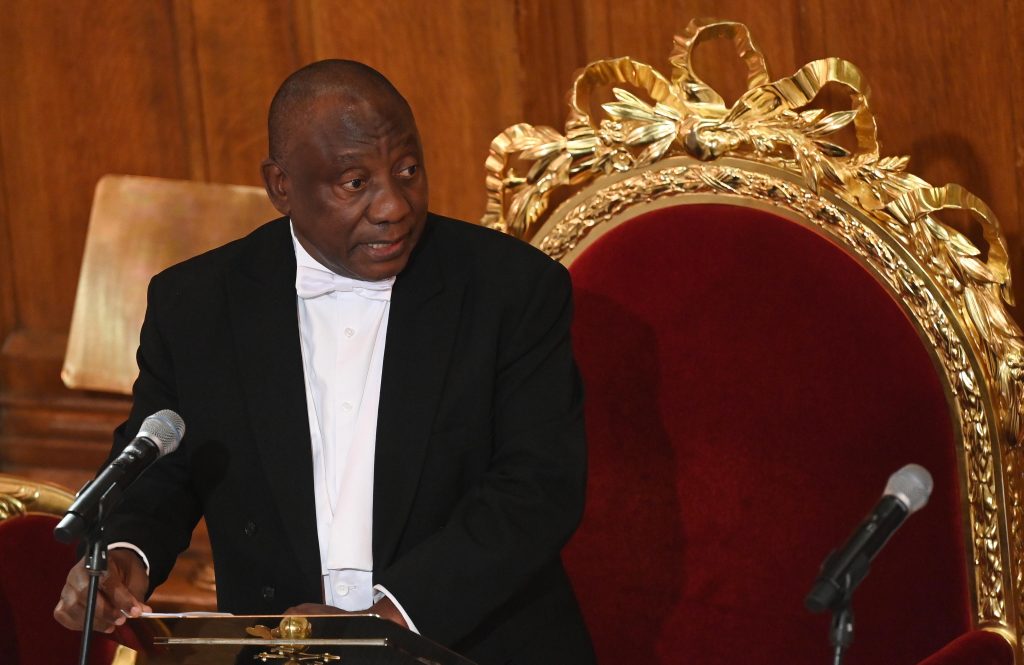 Sudafrica, l’Anc si runirà per discutere il caso del presidente Ramaphosa