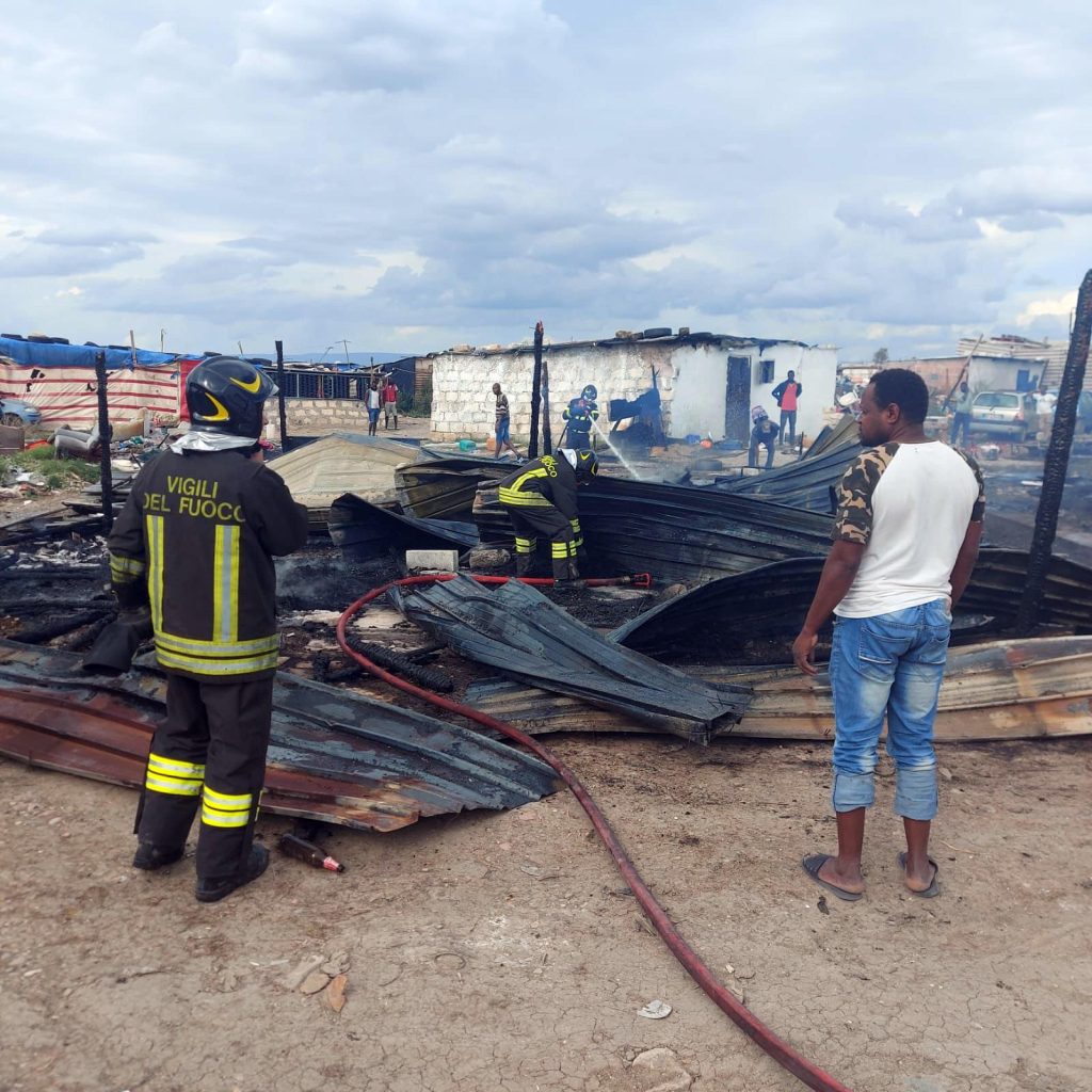 Rogo nel ghetto di Foggia, distrutte quattro baracche