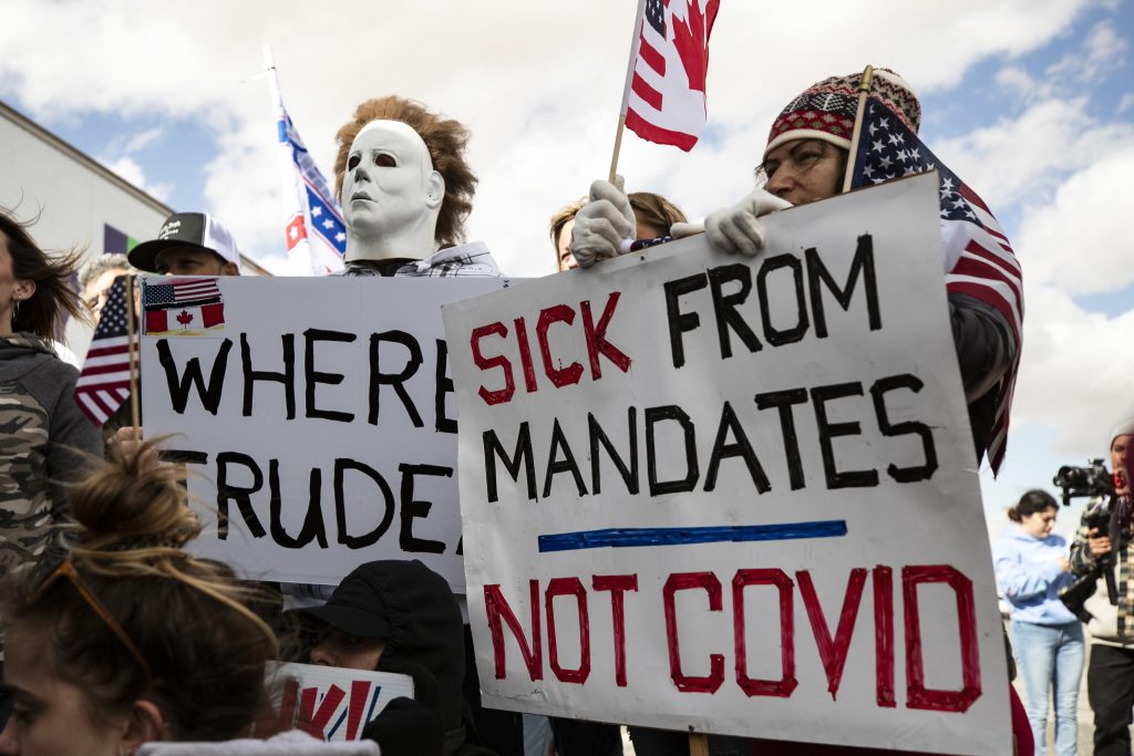 Le proteste negli Usa contro le restrizioni cinesi anti-Covid