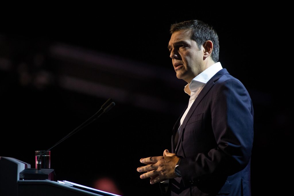 Tsipras sulle intercettazioni: “democrazia in serio pericolo”