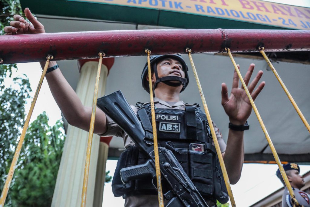Attacco suicida in Indonesia, due morti