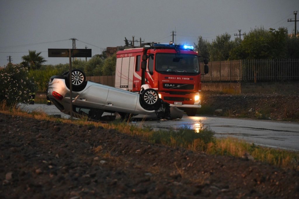 Incidente mortale nel foggiano, morti a 18 e 19 anni