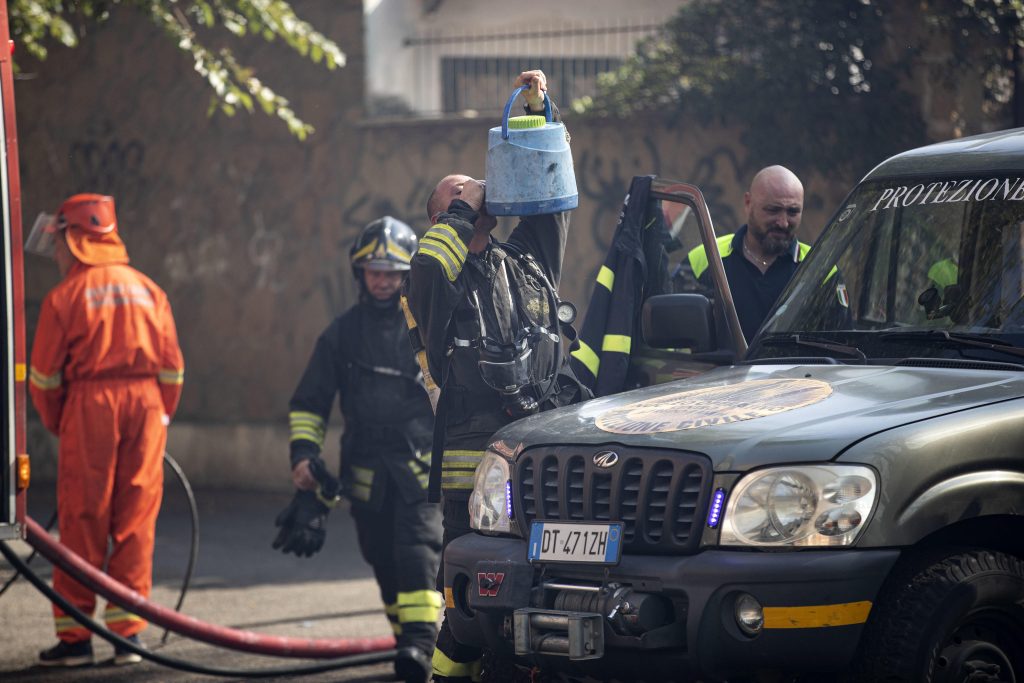 Incendio in casa, muore 80enne