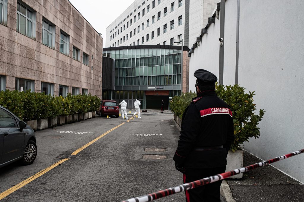 Medico ucciso con machete, l’omicida resta in carcere