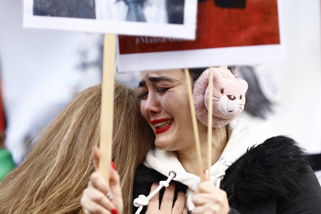 Talebani: “vietata università alle donne perché non rispettano regole sull’abbigliamento”