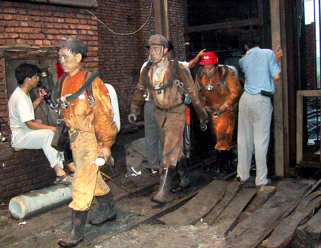 Minatori in trappola in Cina