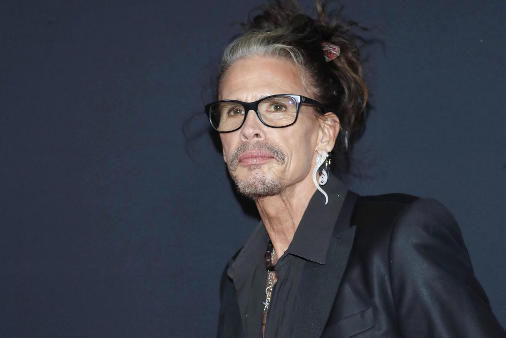 Accuse di molestie contro il front man degli Aerosmith