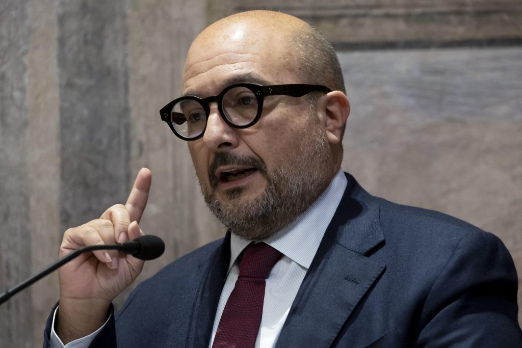 Sangiuliano: “verso stop fondi ad aziende con casi di violenza sulle donne”
