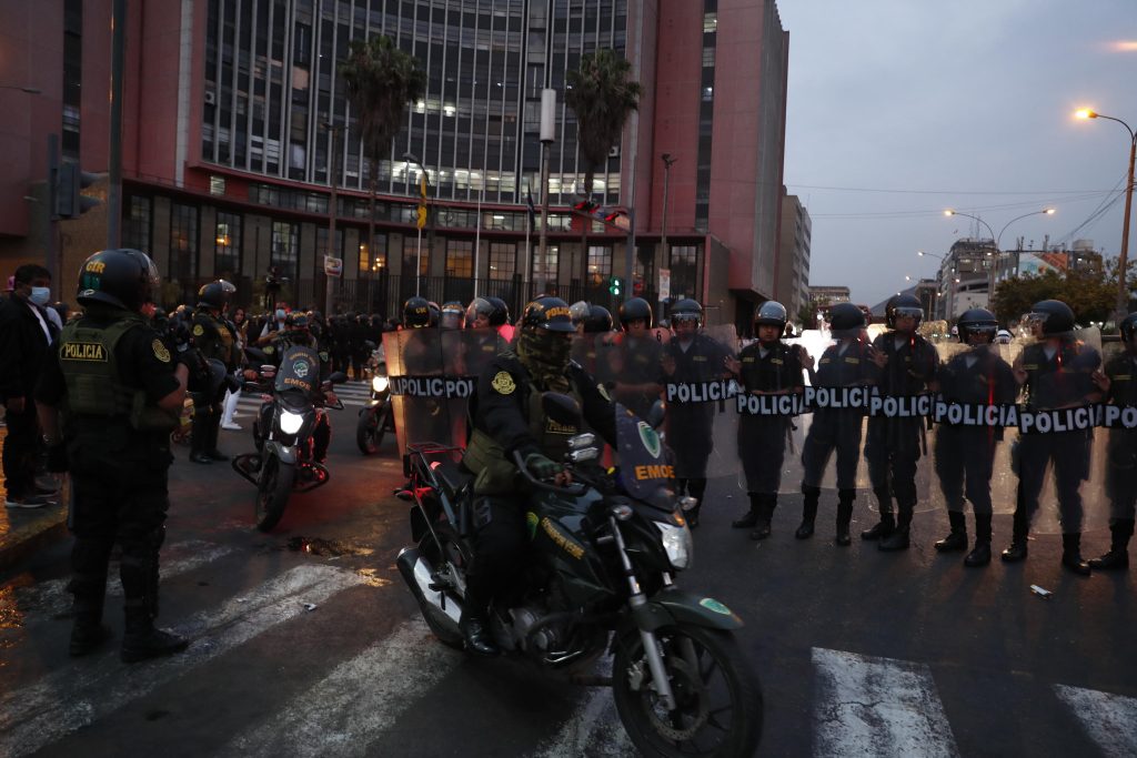 Proteste Perù, schierati 10mila agenti a Lima