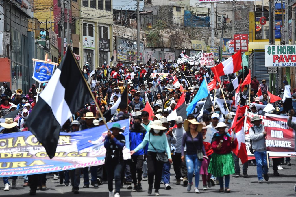Proteste Perù, il 24 gennaio nuova marcia verso Lima