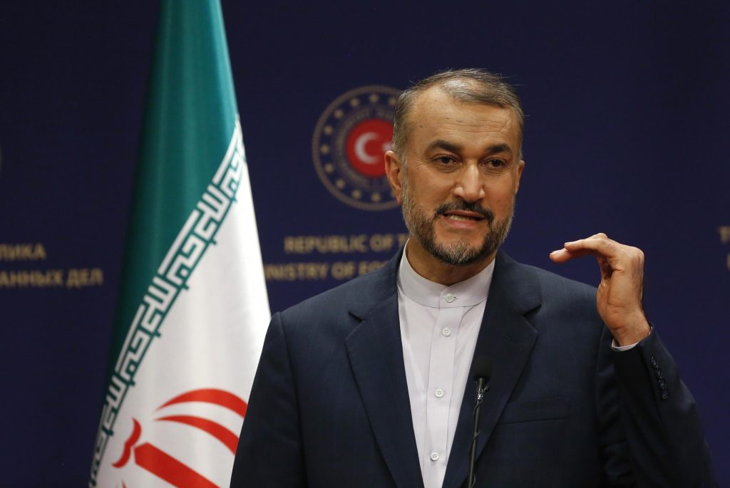 Iran minaccia l’Ue: “non può giocare col fuoco”