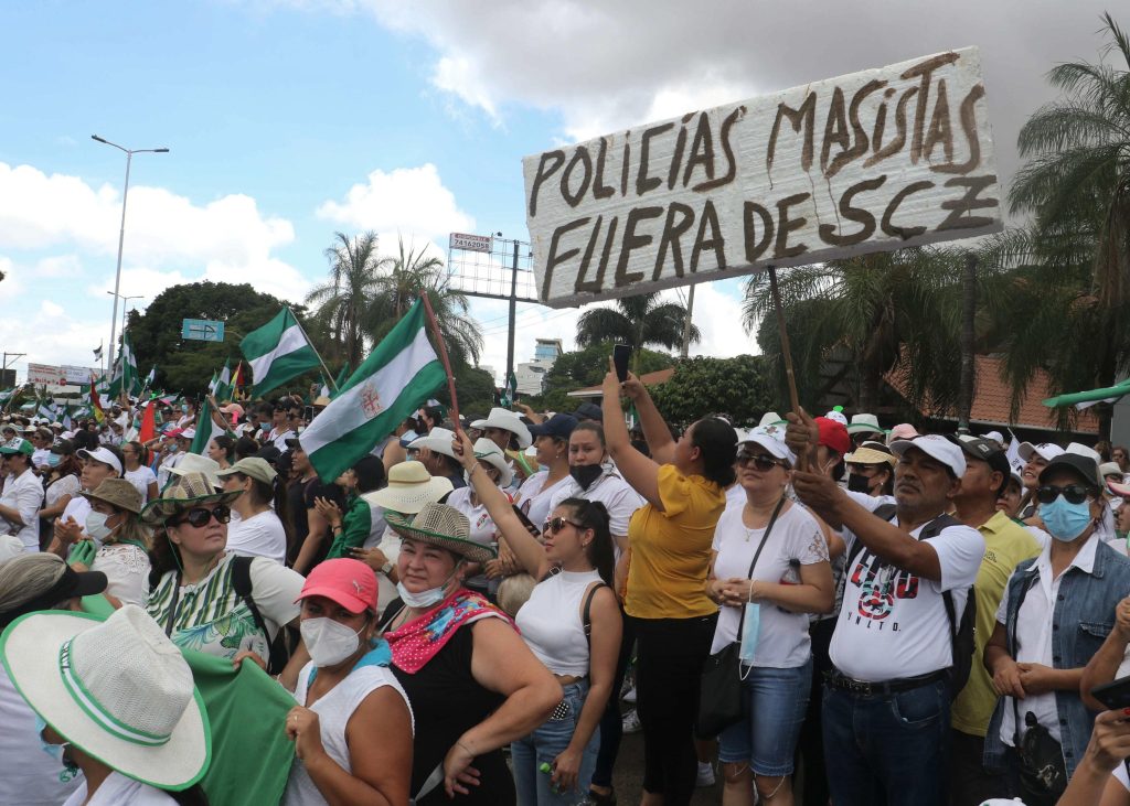 Bolivia, oppositori chiedono scarcerazione di Camacho