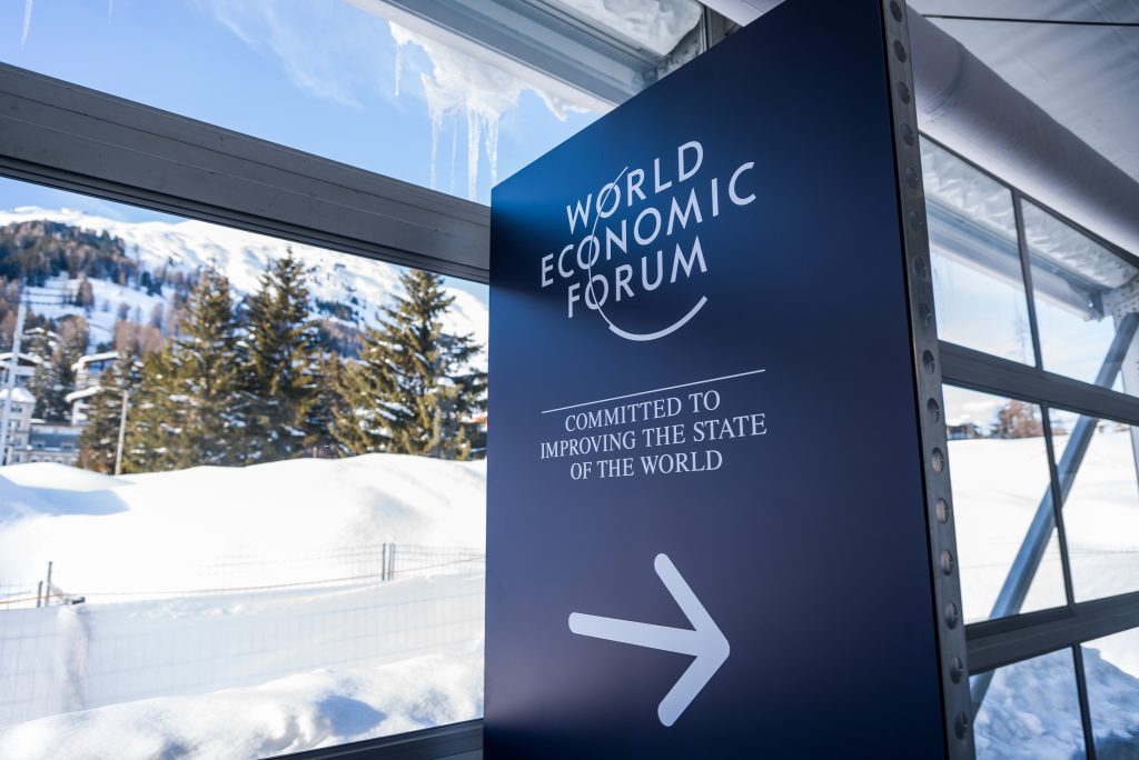 Greenpeace, no a jet privati a Davos causa crisi climatica