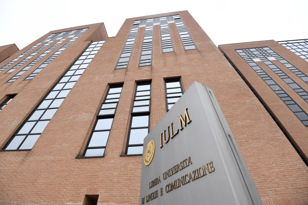 Milano, ragazza trovata morta in università