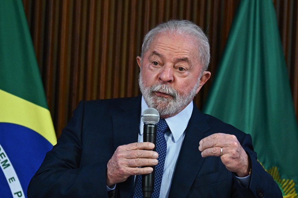 Brasile, scende il gradimento di Lula