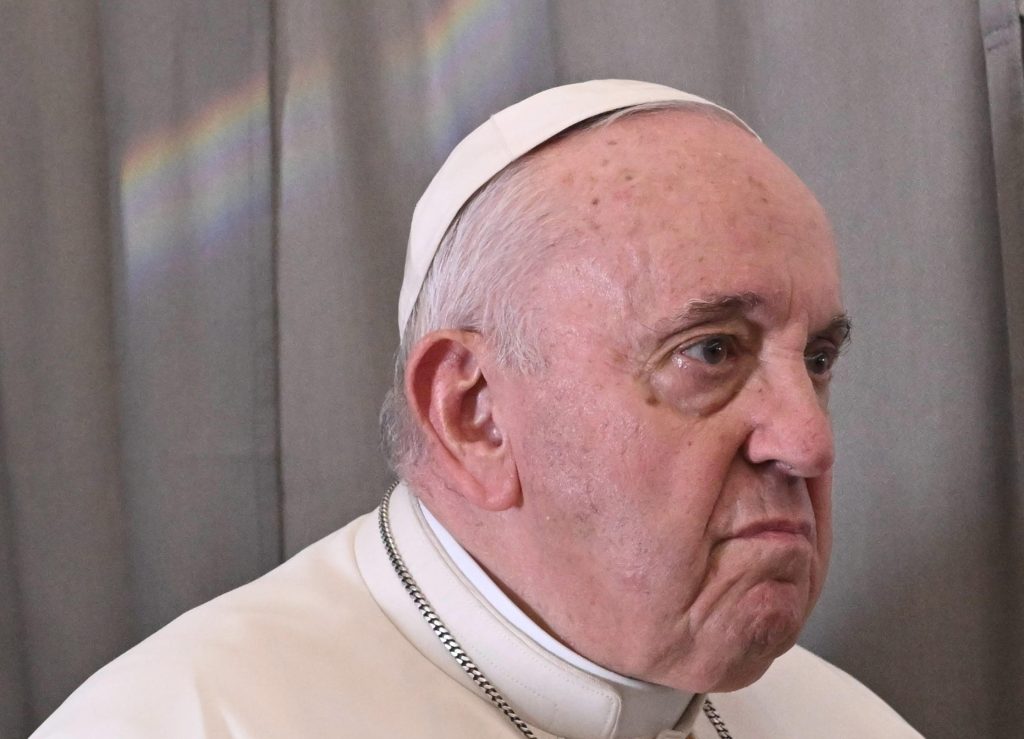 Papa Francesco: “morte di Ratzinger strumentalizzata”