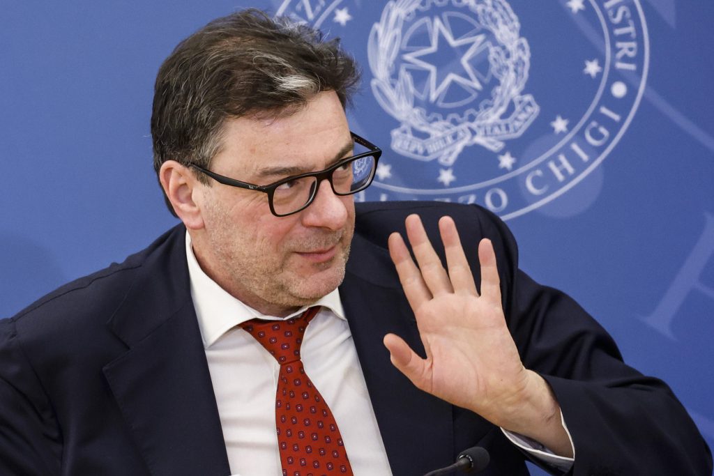Giorgetti: l’anno prossimo addio a canone Rai in bolletta