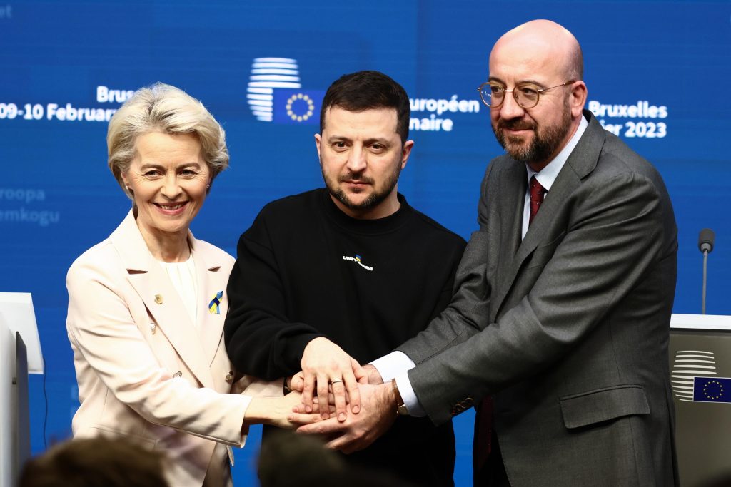 L’Ue accoglie Zelensky: aiuti per 67 mld, ma “possiamo fare di più”
