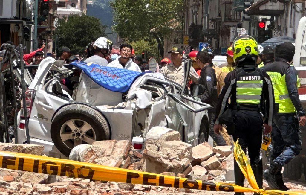 Ecuador sotto le macerie: sale il bilancio dei feriti nel sisma