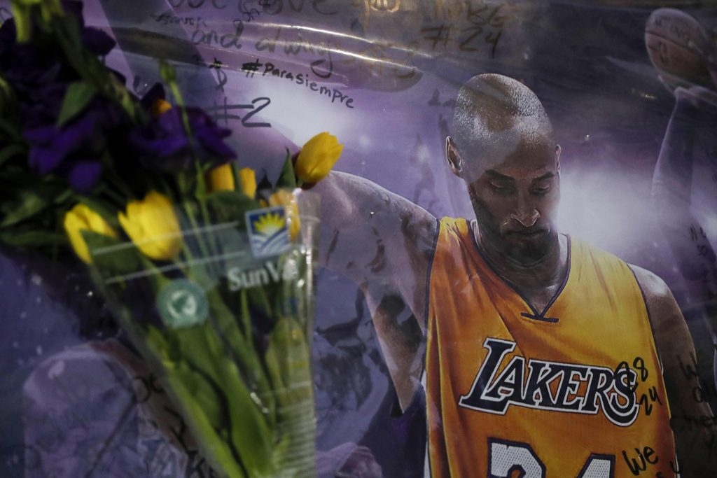 30 milioni alla famiglia di Bryant per le foto della morte di Kobe