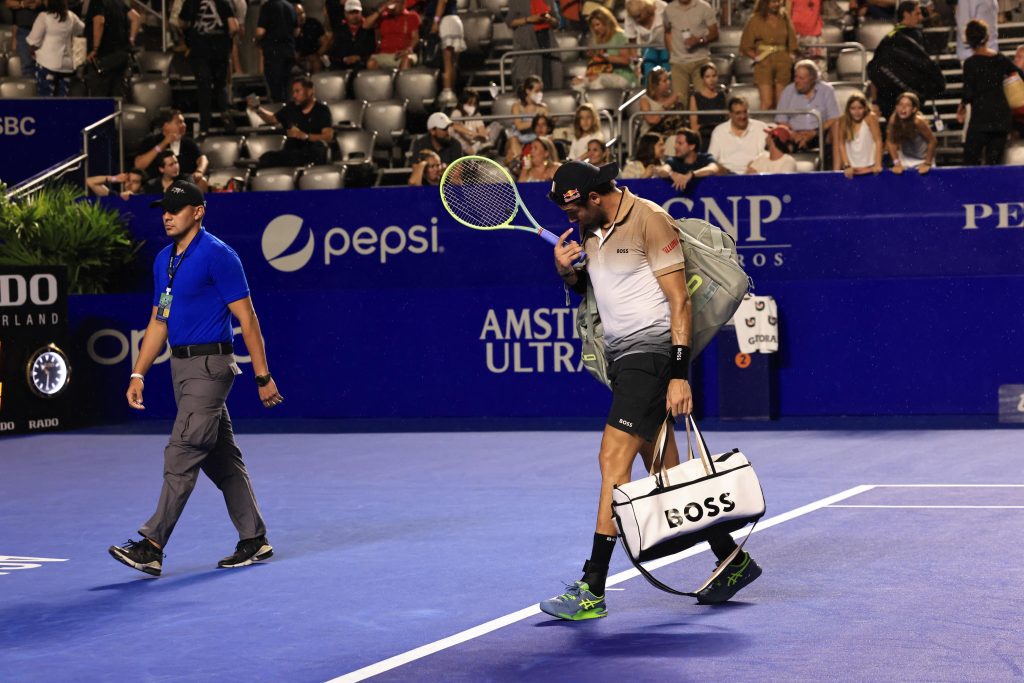 Berrettini crolla ad Acapulco, esce sotto i fischi