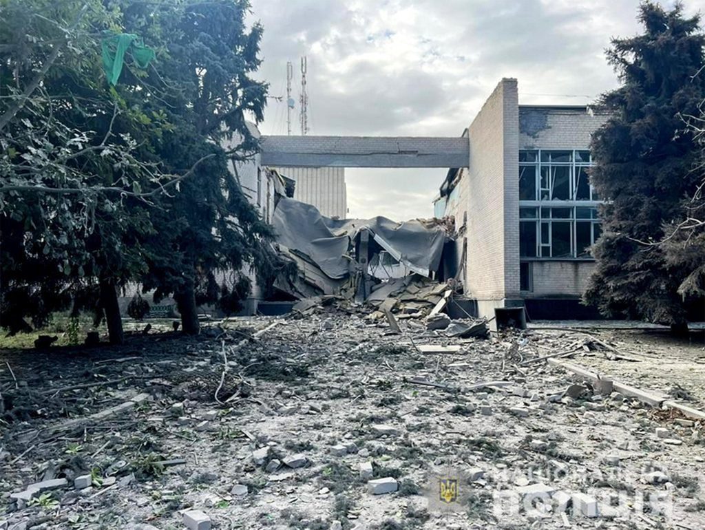 Guerra: bombe a grappolo su Zaporizhzhia