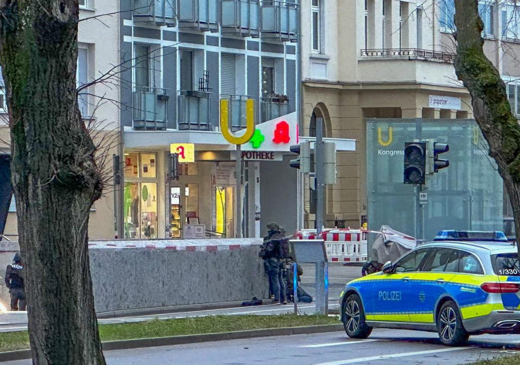 Liberati gli ostaggi della farmacia di Karlsruhe