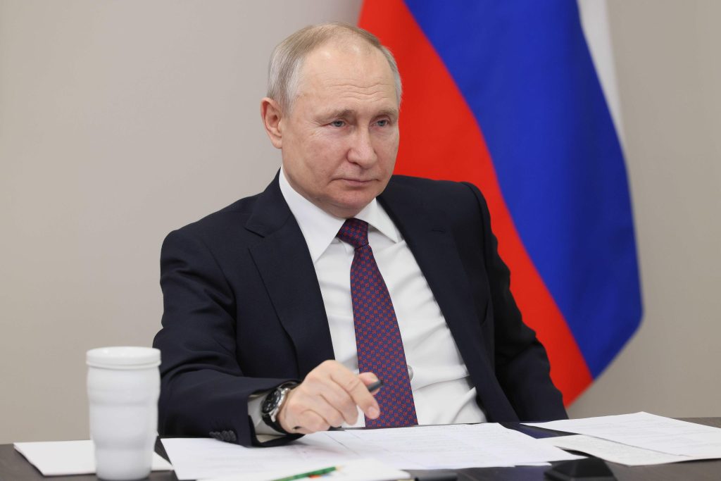Ex ufficiale della sicurezza di Putin: “è paranoico, non usa Internet”